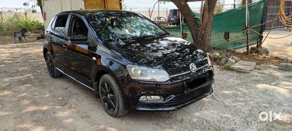 Volkswagen Polo Petrol 2011 Year