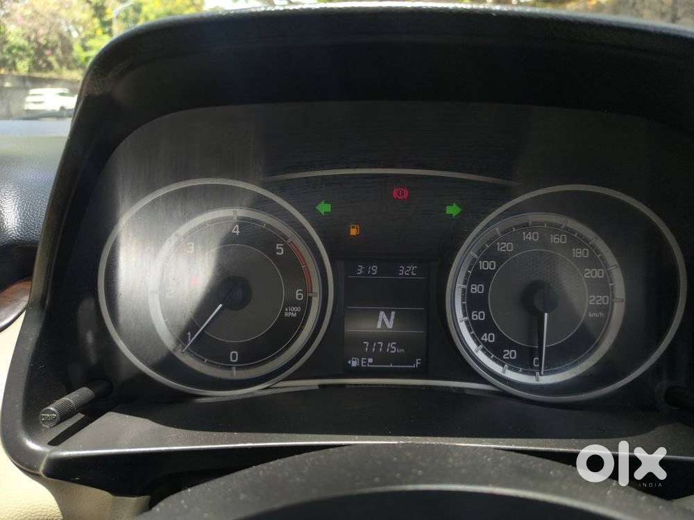 Maruti Suzuki Swift Dzire Amt Zdi, 2017, Diesel