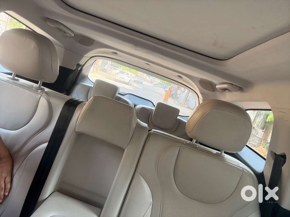 Mahindra Xuv700 2.2 Ax 7 Diesel At Luxury Pack Str, 2022, Diesel