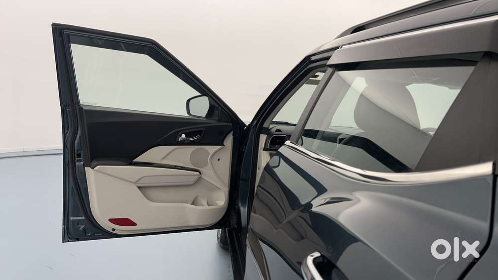 Mahindra Xuv300 W8 Diesel, 2023, Diesel