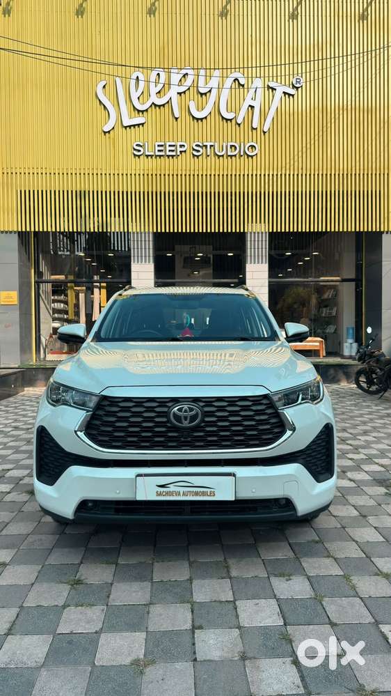 Toyota Innova Hycross 2.0 Vx Hybrid 8 Str, 2023, Petrol
