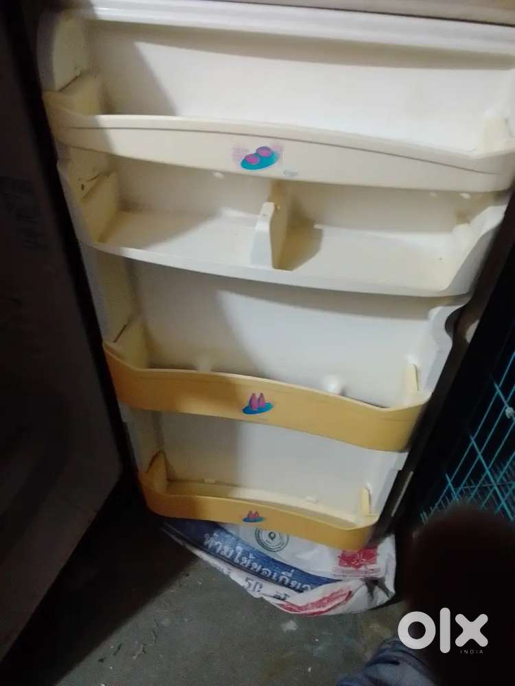 190 litres Fridge, Excellent working condition