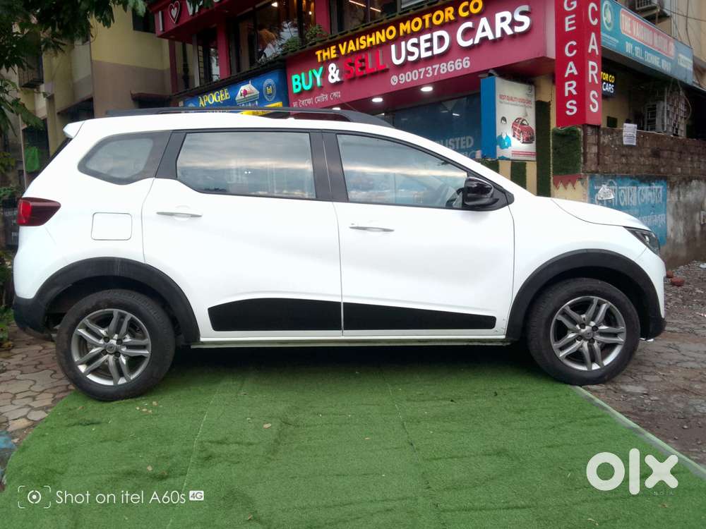 Renault Triber Rxz, 2022, Petrol