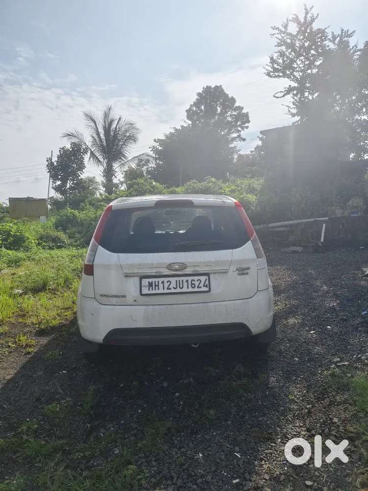 Well Maintained Car Android Screen Music System Reverse Camera