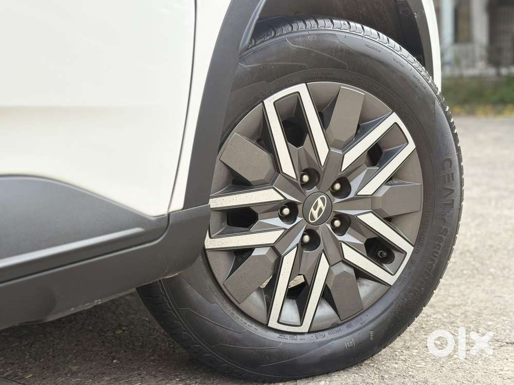 Hyundai Venue 1.0 S (o) Turbo Dct, 2023, Petrol