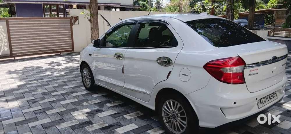 Ford Aspire Titanium Blu 2019