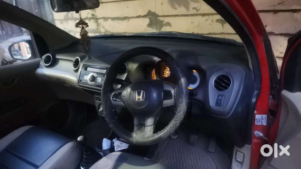 Honda Brio Petrol Mt 2011 Variant