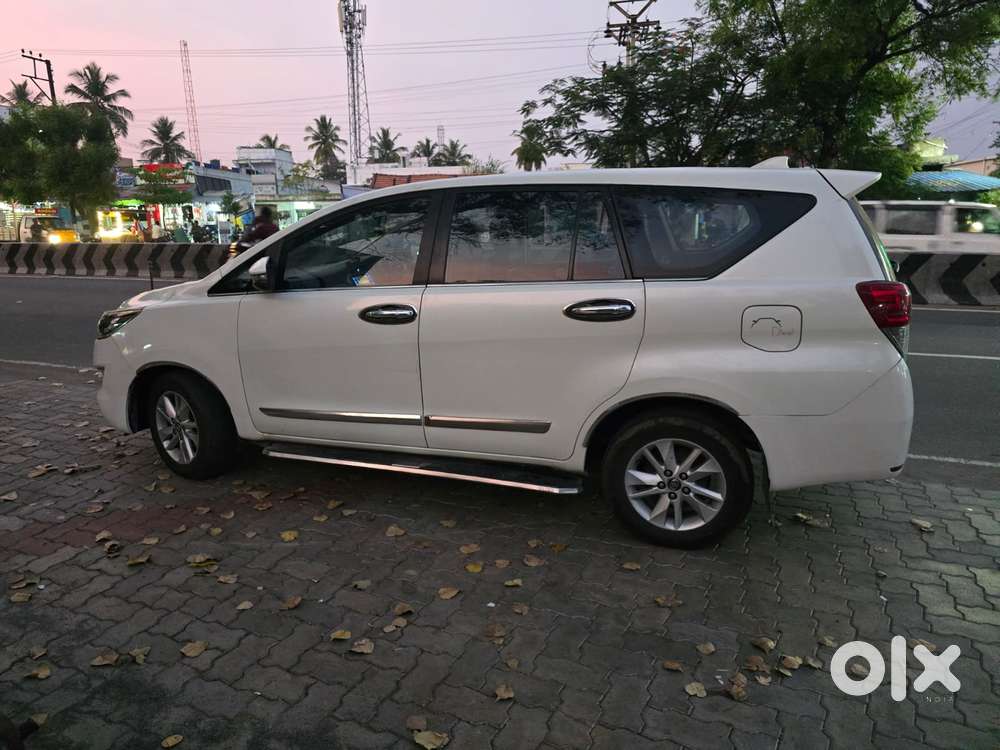 Toyota Innova Crysta 2.4 V, 2016, Diesel