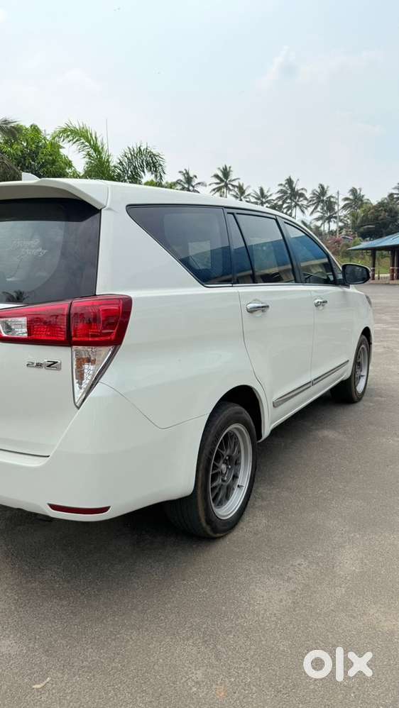 Toyota Innova Crysta