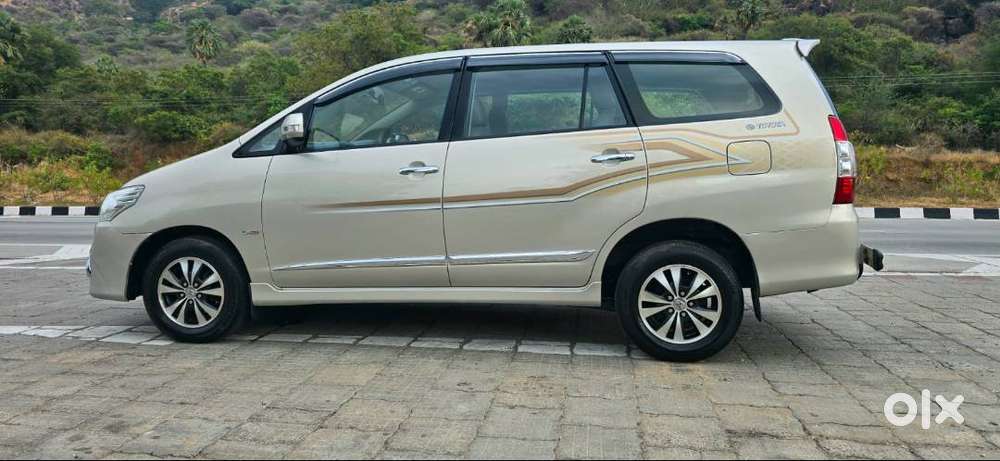 Toyota Innova 2.5 Z 87540 Km Driven