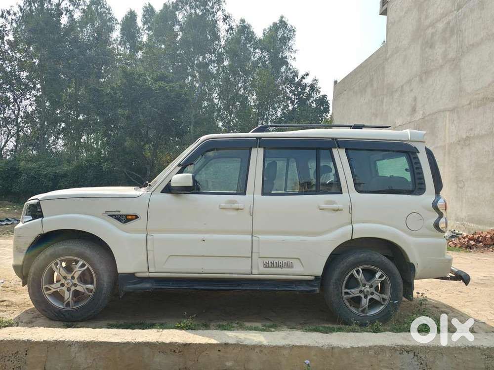 Mahindra Scorpio 2015 Diesel Well Maintained