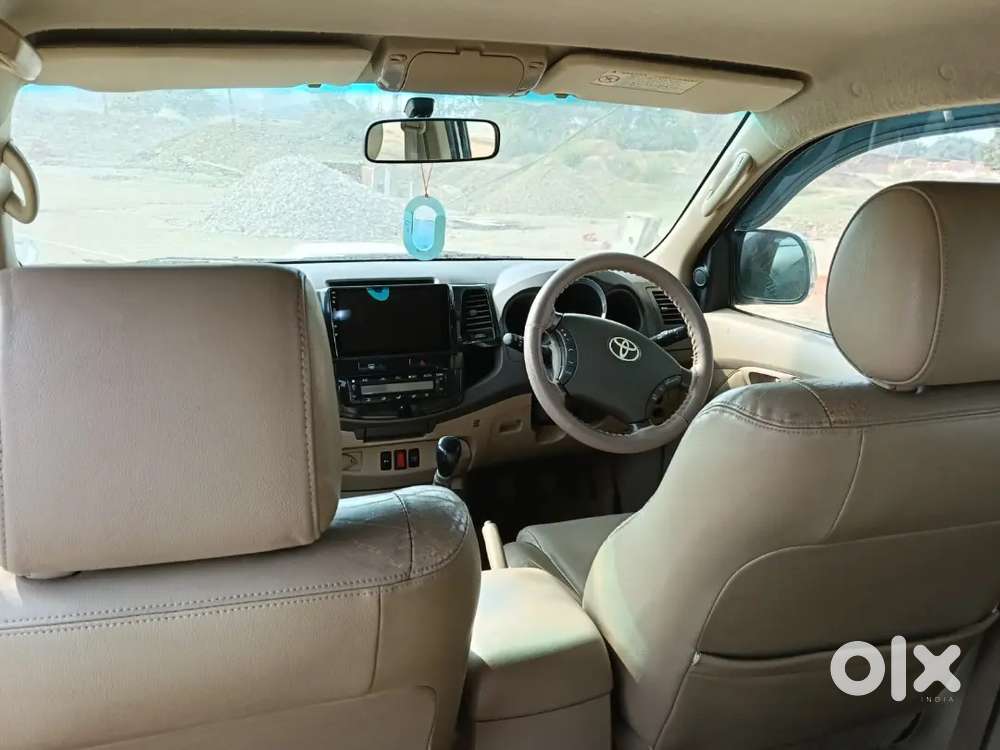 Toyota Fortuner 2010 Diesel 140000 Km Driven