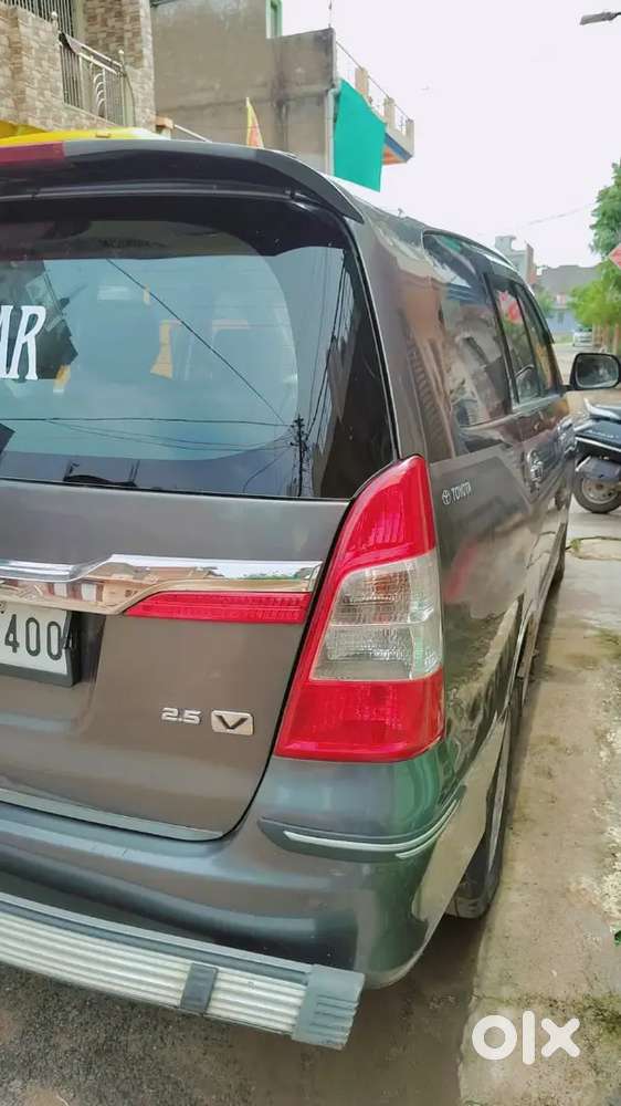 Toyota Innova Diesel With Captain Seat 2014