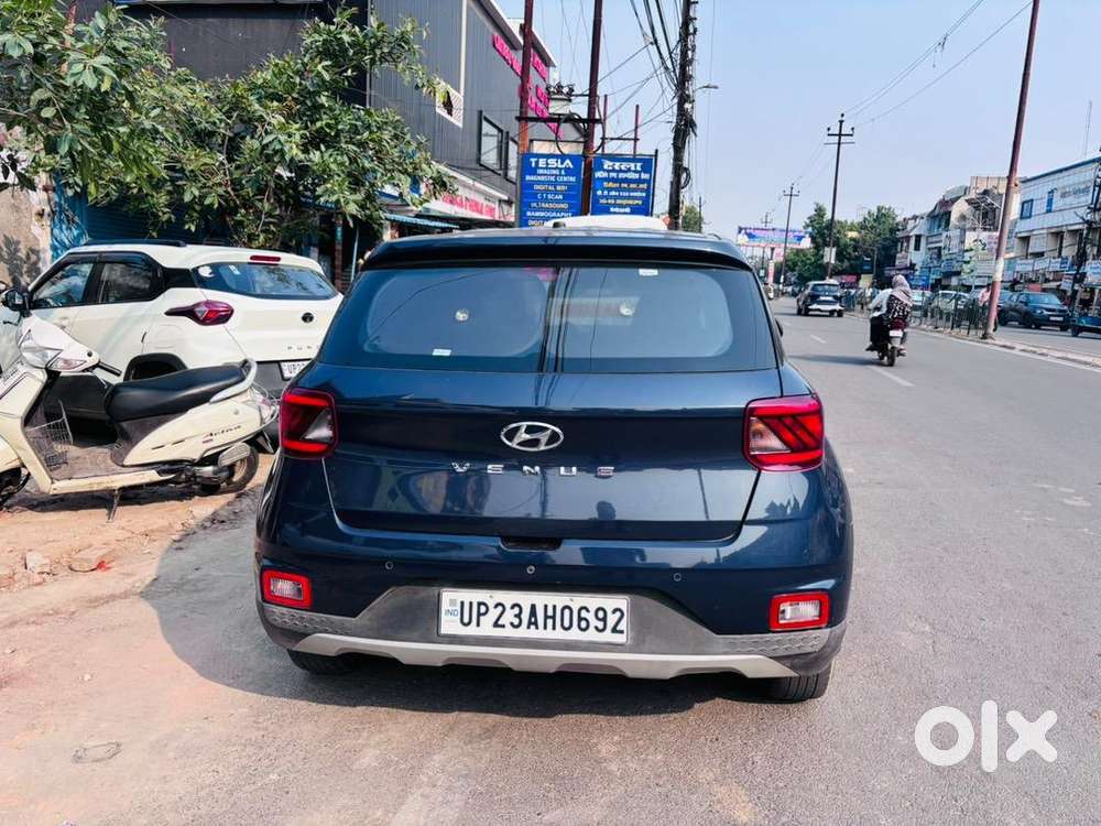 Hyundai Venue 1st Owner 2021 Petrol 40000 Km Driven