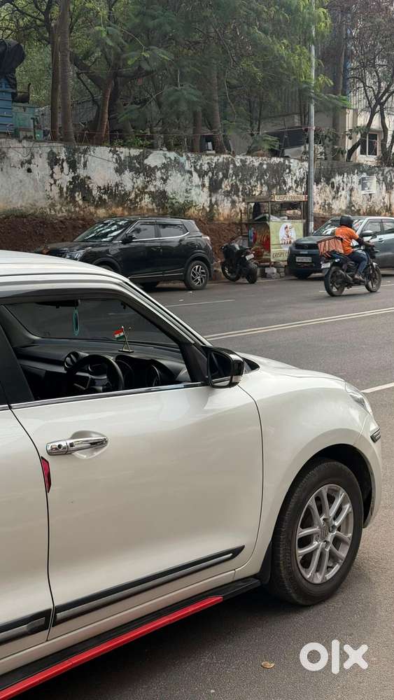 Maruti Suzuki Swift Vvt Zxi, 2022, Petrol