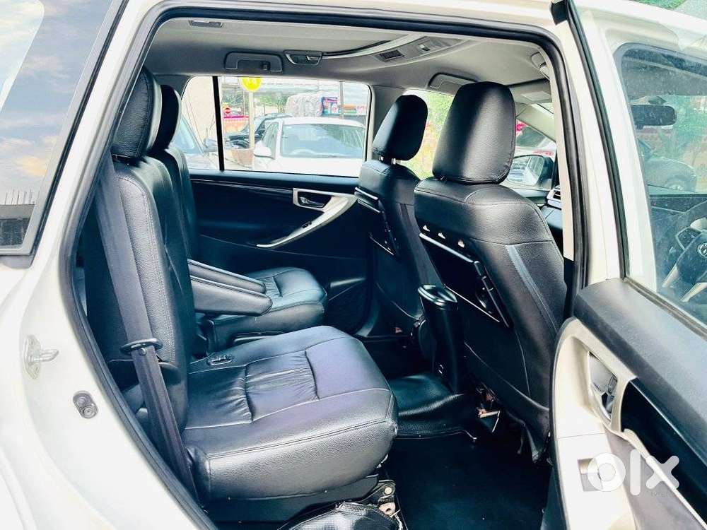 Toyota Innova Crysta 2.4 V 7 Str, 2016, Diesel