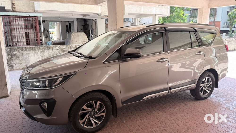 Toyota Innova Crysta - 8 Seater, 2.4 Diesel 2021