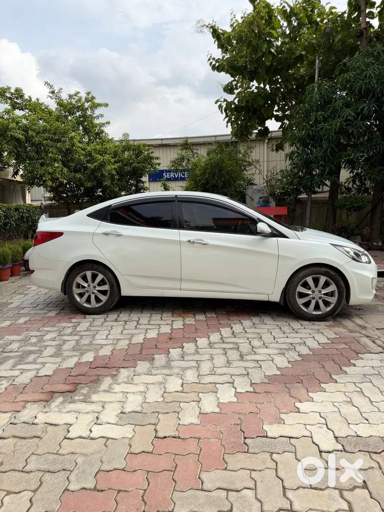 Hyundai Verna Fluidic 1.6 Vtvt Sx Opt, 2012, Petrol
