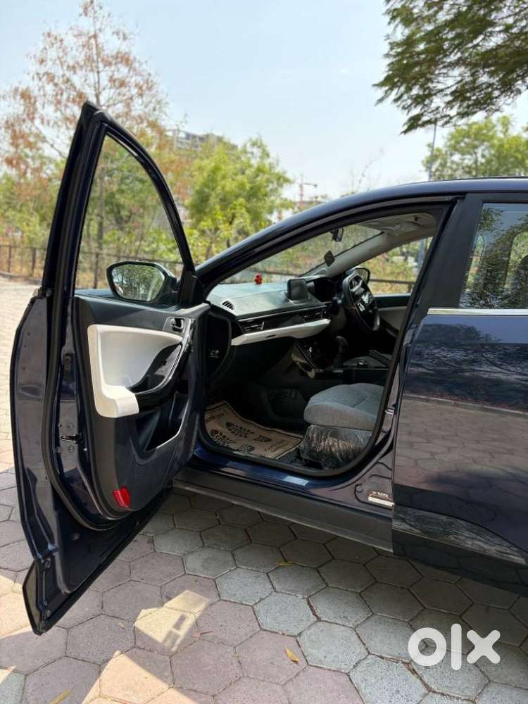 Tata Curvv Pure Plus S 1.2 Revotron Petrol 6mt, 2025, Petrol