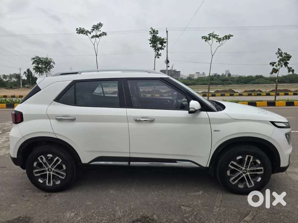 Hyundai Venue 1.0 Sx (o) Turbo Dct, 2023, Petrol