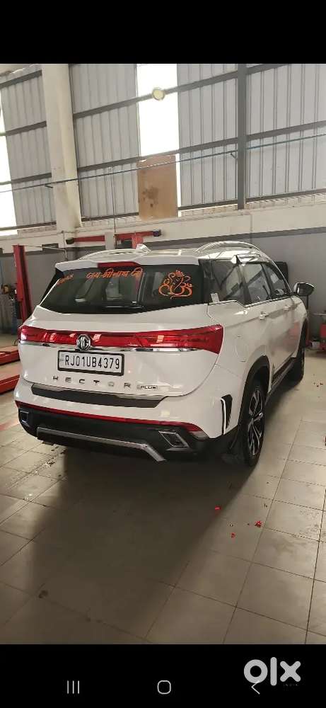 Mg Hector Plus 2023 Petrol 21000 Km Driven