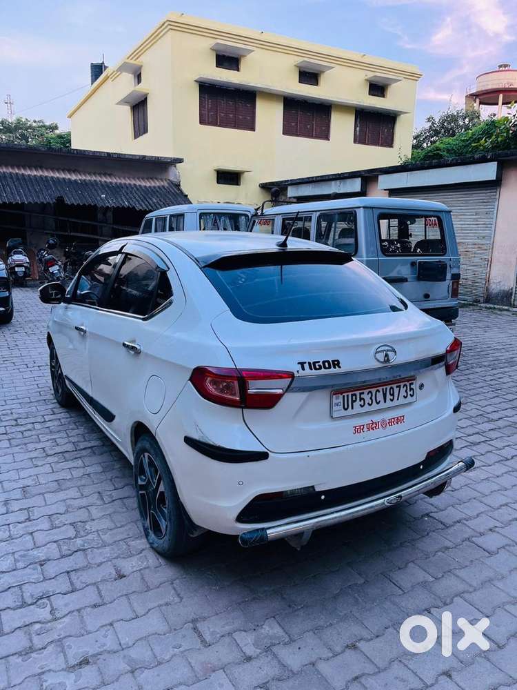 Tata Tigor Petrol 2018