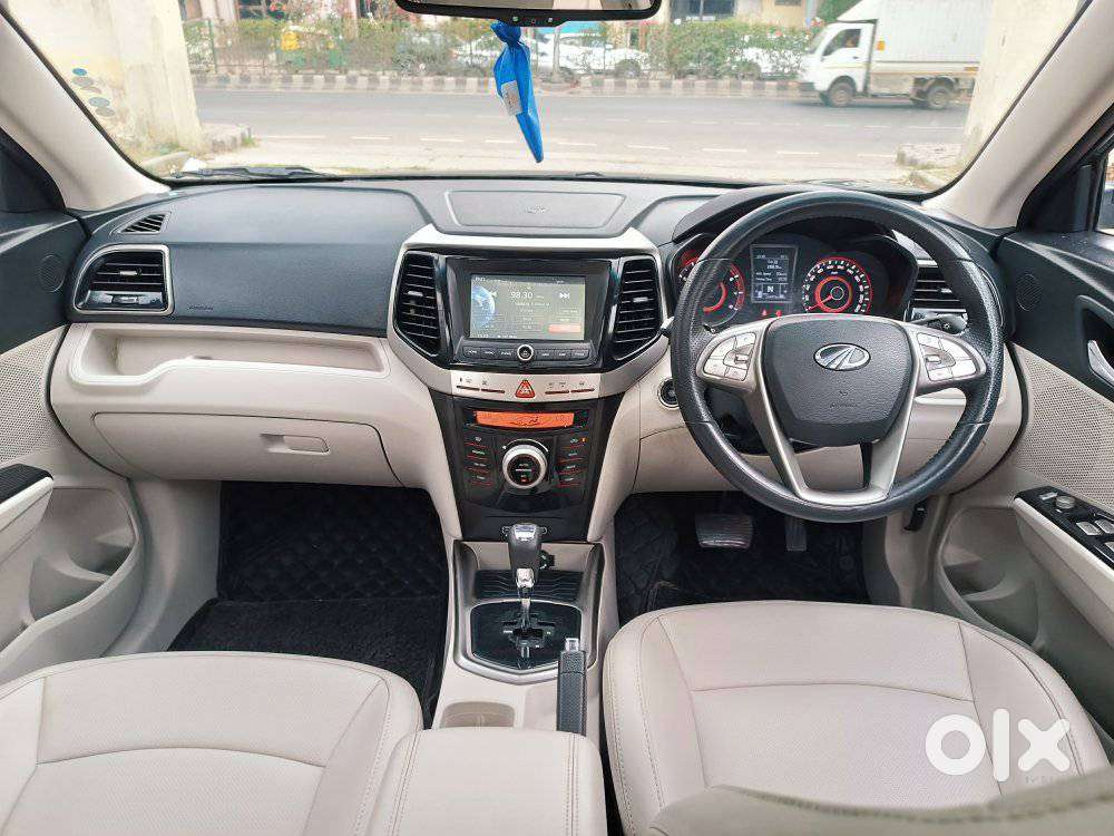 Mahindra Xuv300 1.2 W8 (o) Amt Petrol, 2022, Petrol