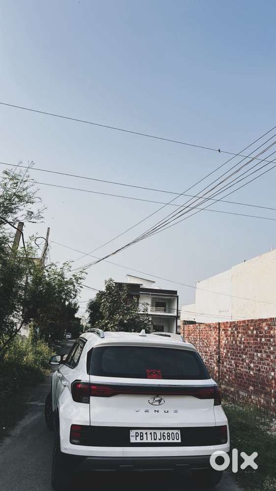Hyundai Venue Petrol 2024