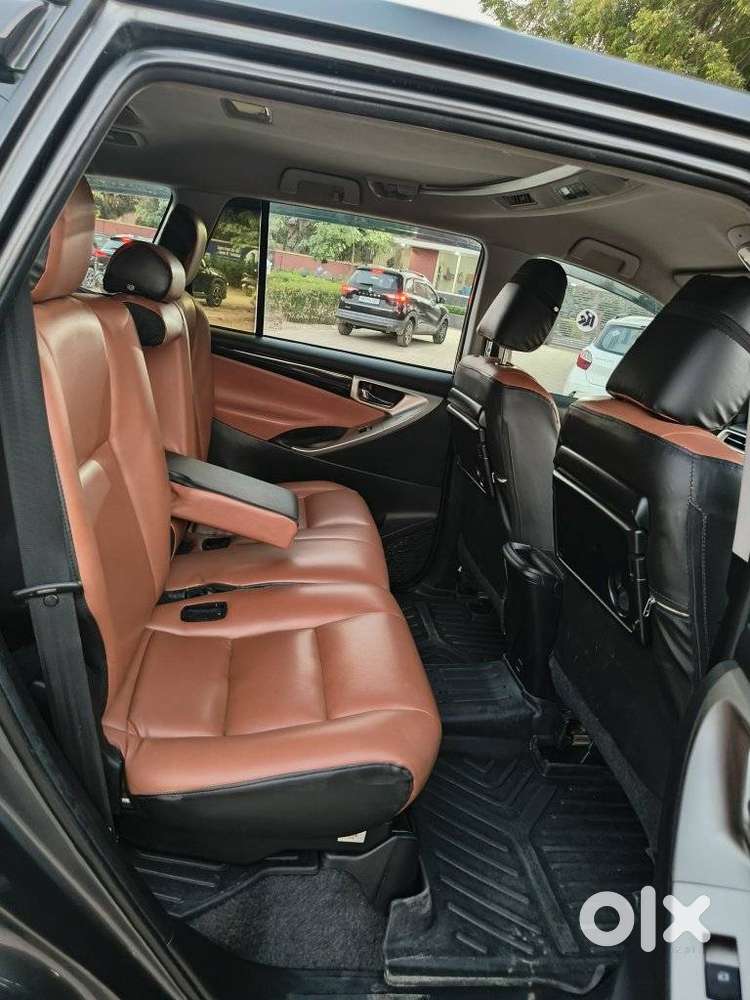Toyota Innova Crysta [2020-ongoing] 2.4 Vx 8 Str, 2021, Diesel