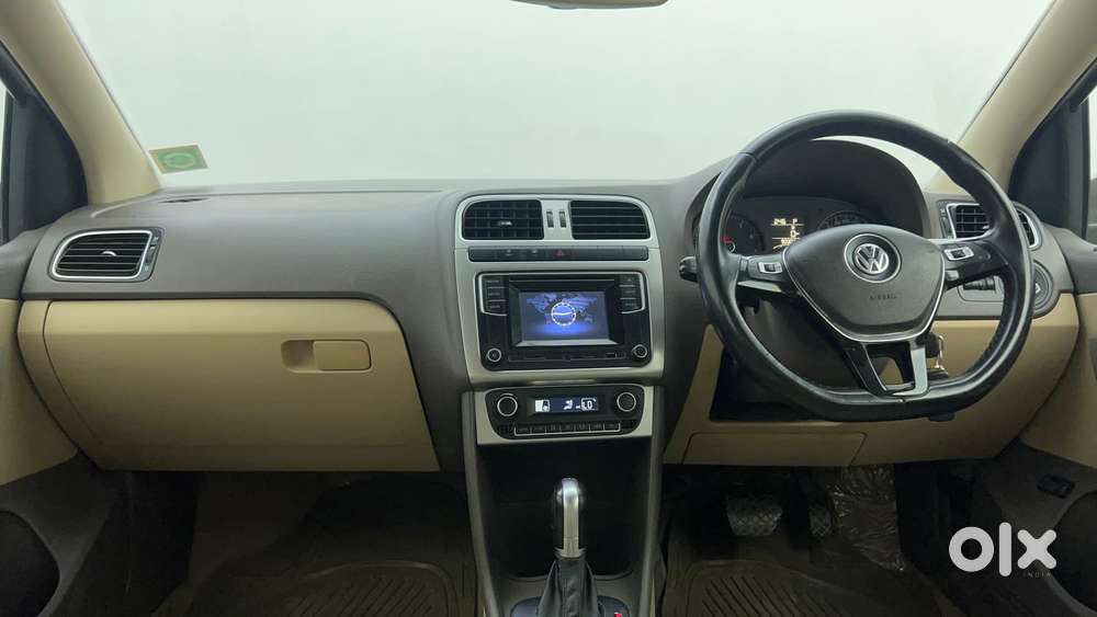 Volkswagen Vento 1.2 Tsi Highline At, 2016, Petrol