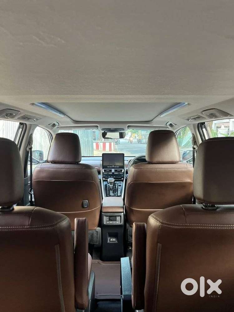 Toyota Innova Hycross 2.0 Zx Hybrid 7 Str, 2024, Petrol