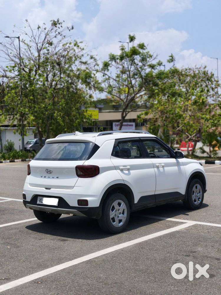 Hyundai Venue 1.2 S Plus, 2021, Petrol