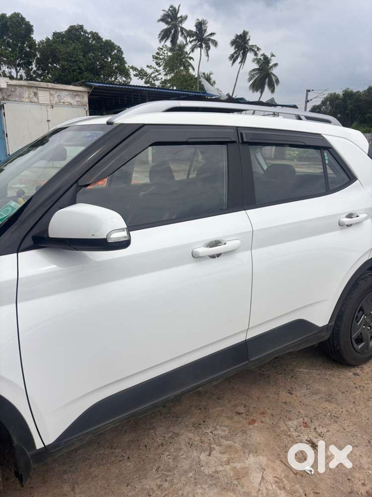 Hyundai Venue Petrol 2025