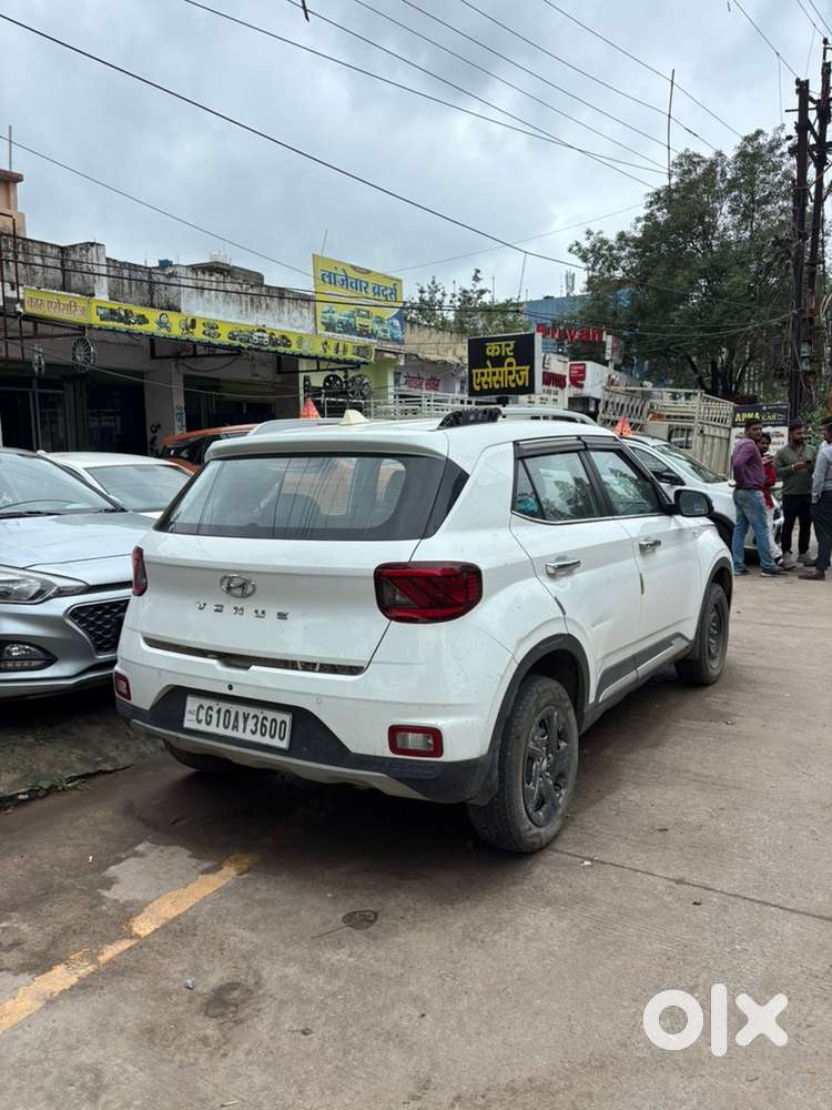 Hyundai Venue Petrol 2021