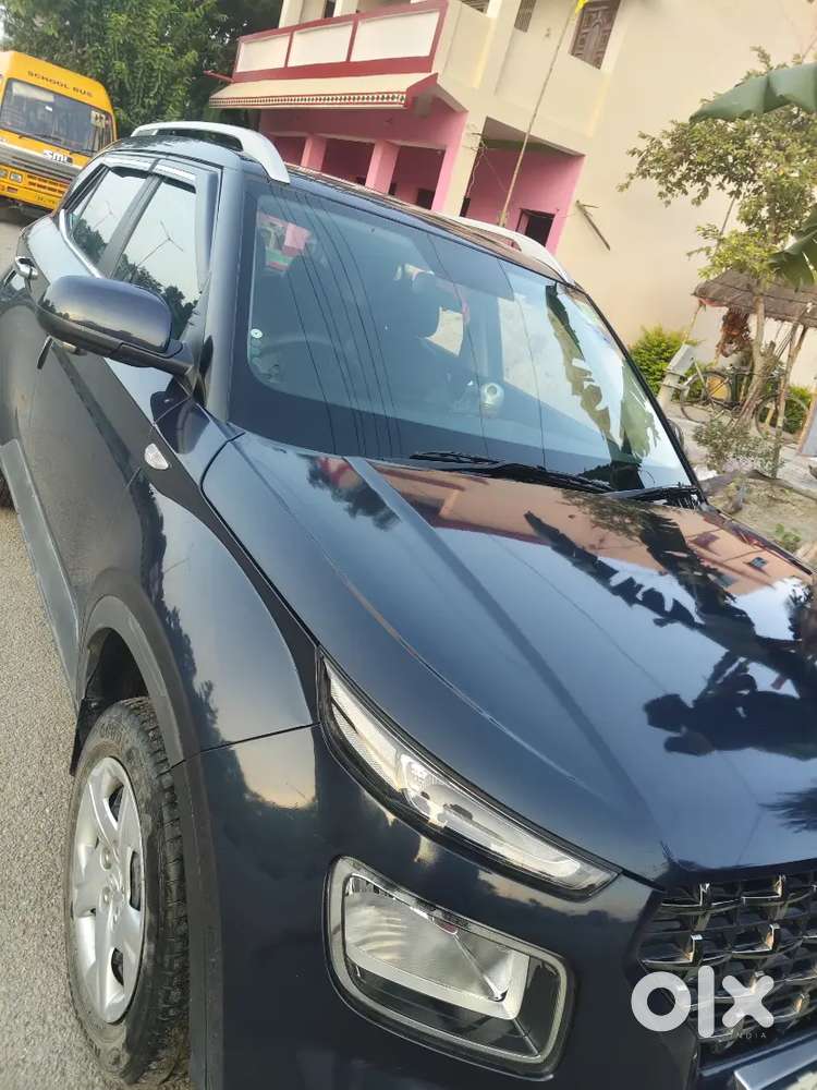 Hyundai Venue 2020 Petrol 40000 Km Driven