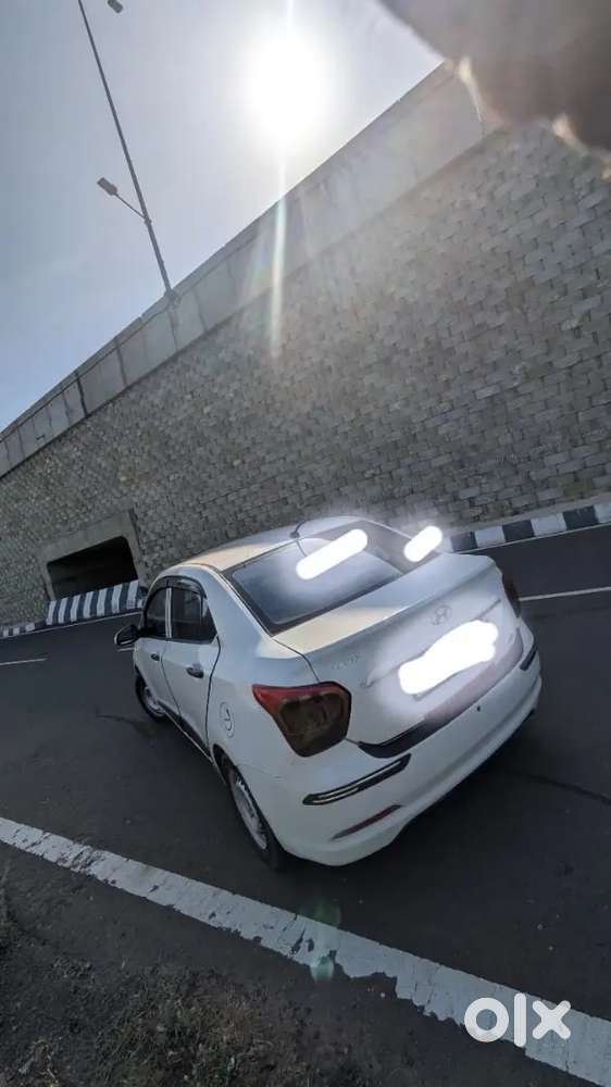 Hyundai Xcent 2016