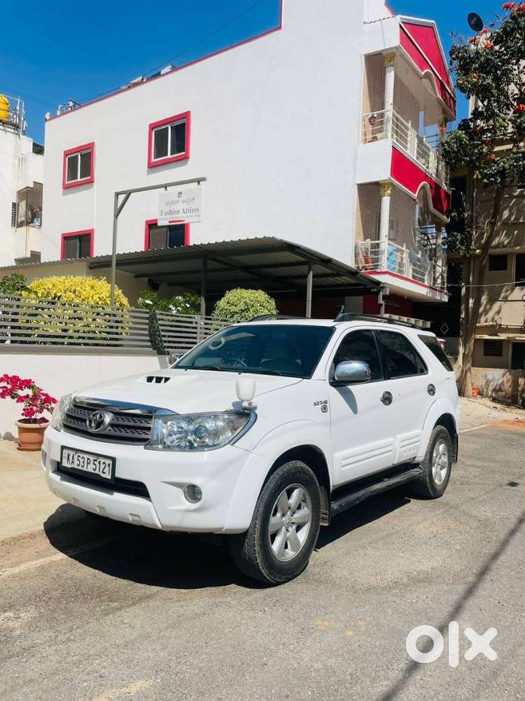 Toyota Fortuner 4x4 Manual Limited Edition, 2010, Diesel