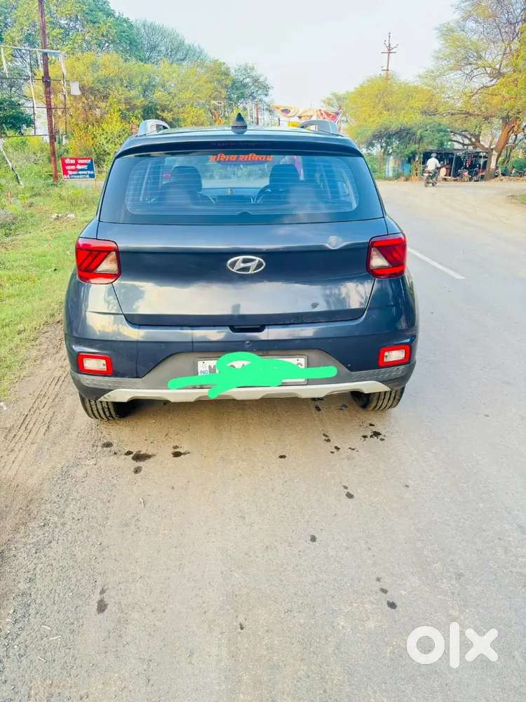 Hyundai Venue 2022 Petrol 85000 Km Driven