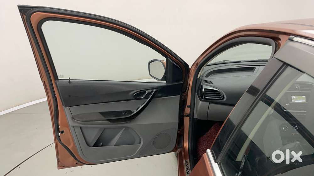 Tata Tigor 1.2 Revotron Xt, 2017, Petrol