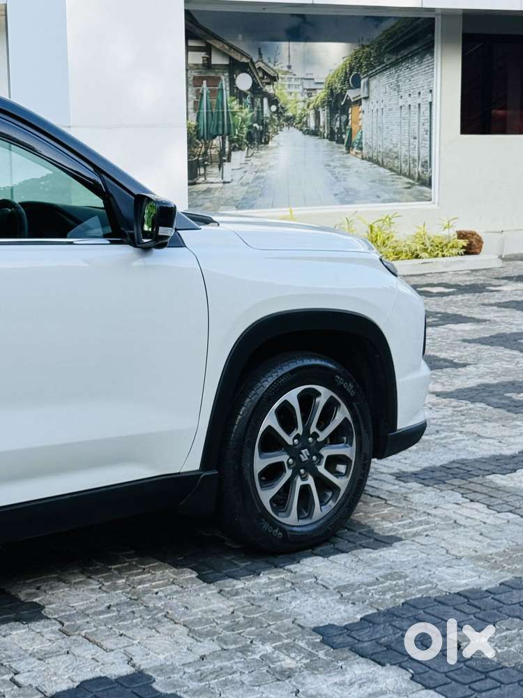 Maruti Suzuki Grand Vitara 1.5 Alpha Smart Hybrid Dual Tone, 2023, P..