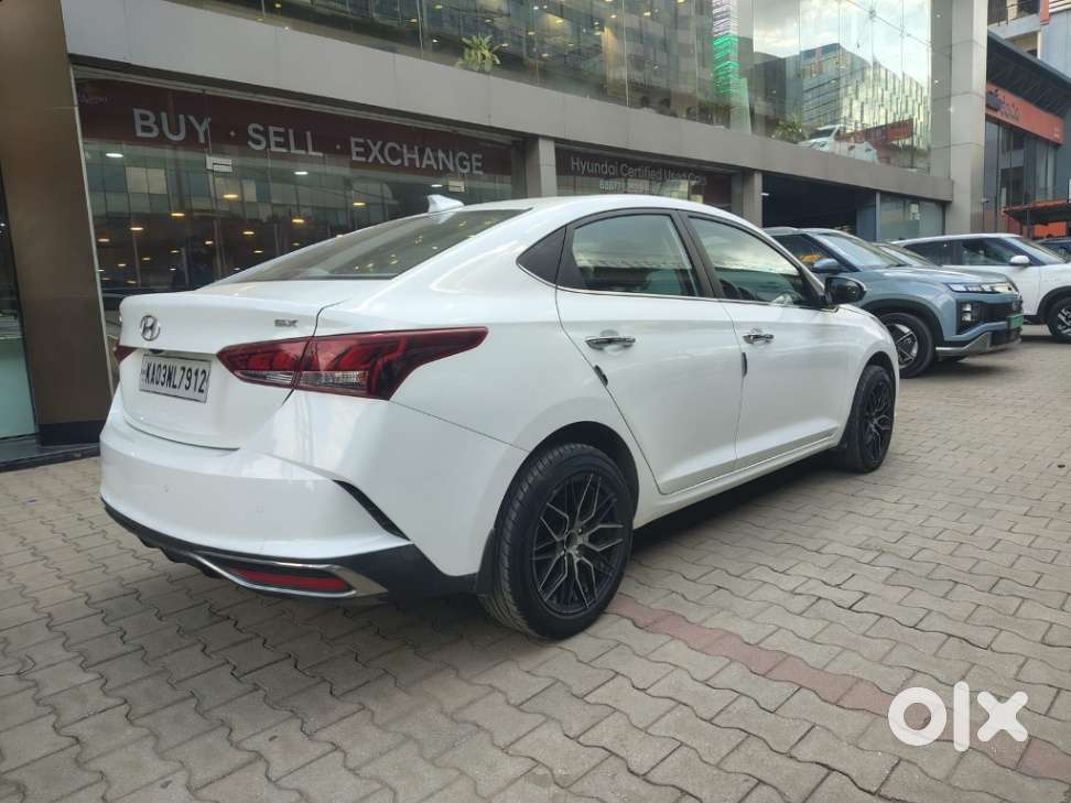 Hyundai Verna 1.5 Sx Ivt, 2022, Petrol