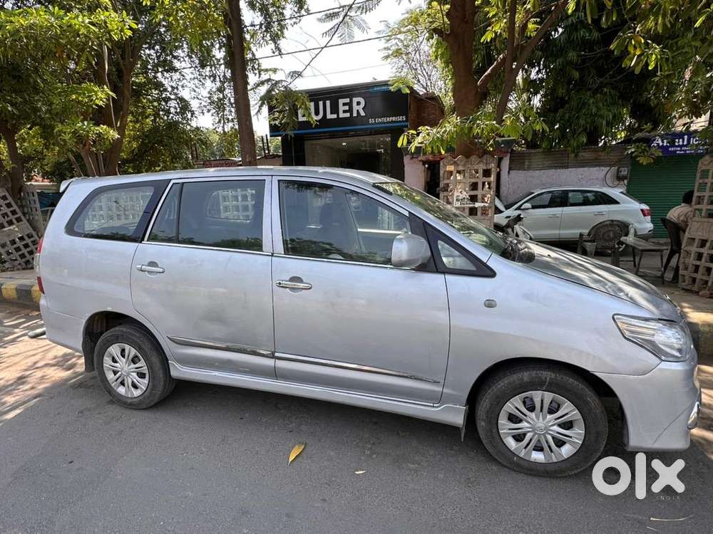 Toyota Innova 2012