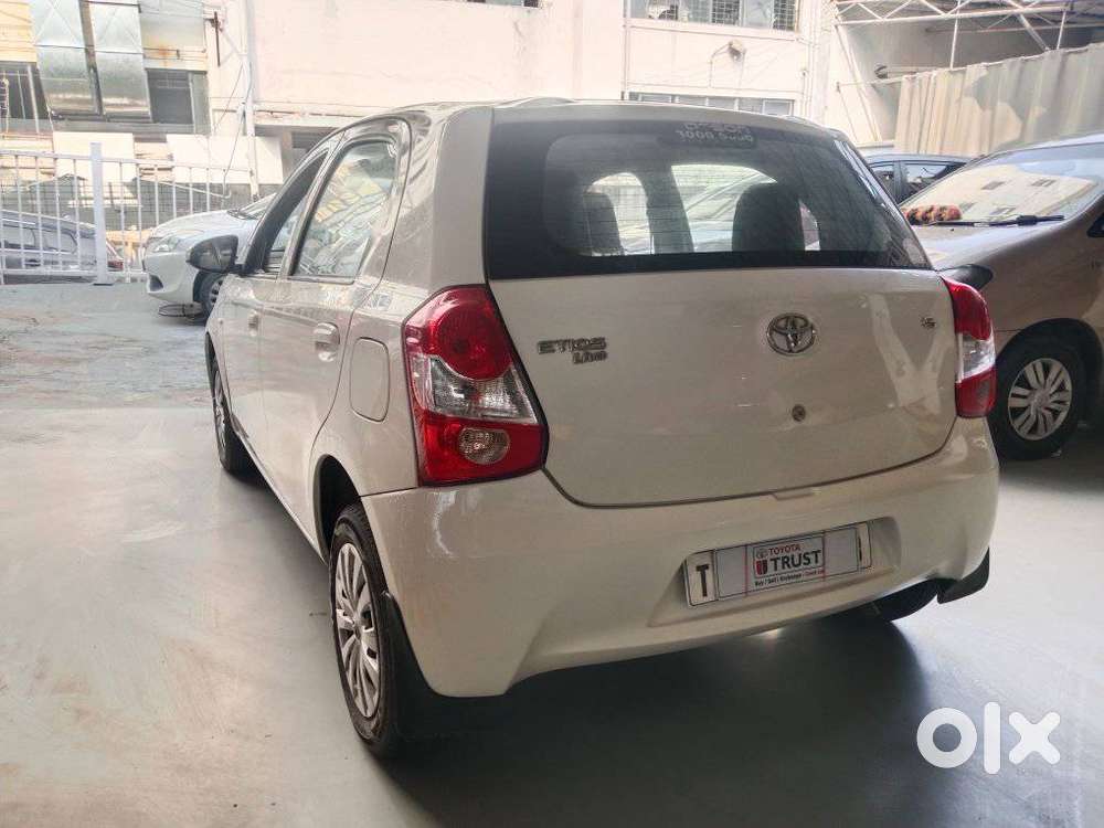 Toyota Etios Liva, 2015, Petrol