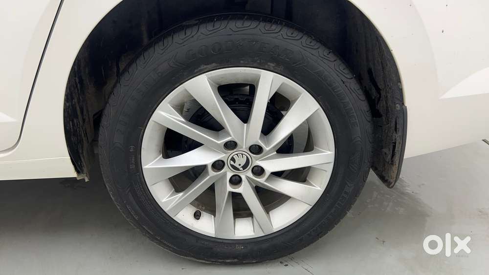 Skoda Slavia Ambition 1.0l Tsi Mt, 2022, Petrol
