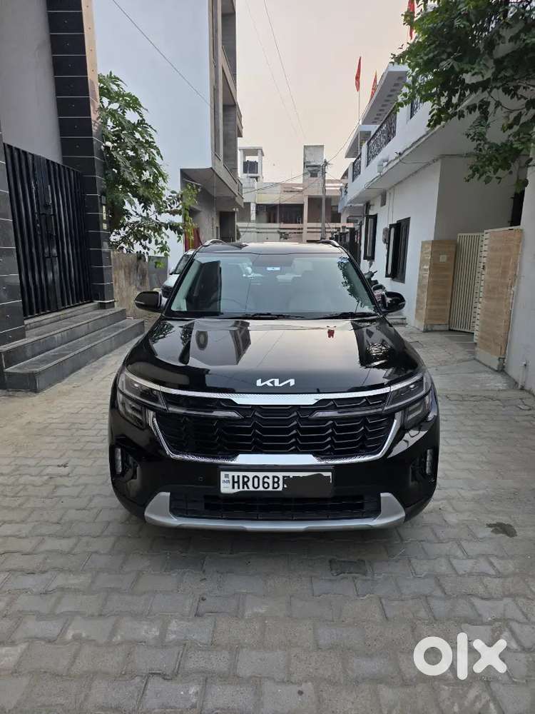 Scratchless Single Hand Driven Car