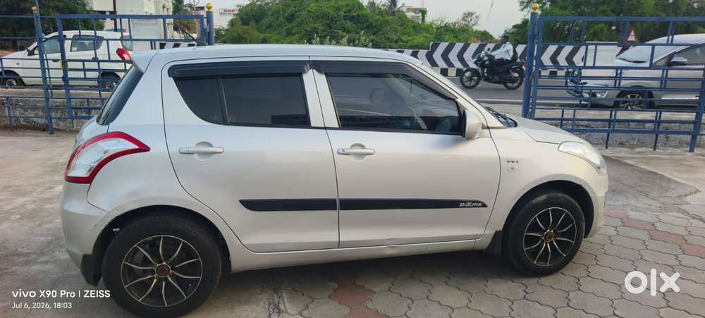 Maruti Suzuki Swift Lxi Optional-o, 2017, Petrol