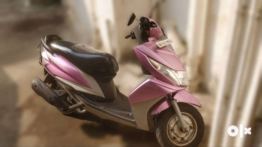 Yamaha 2024 ray pink