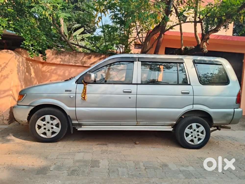 Chevrolet Tavera Neo 2014