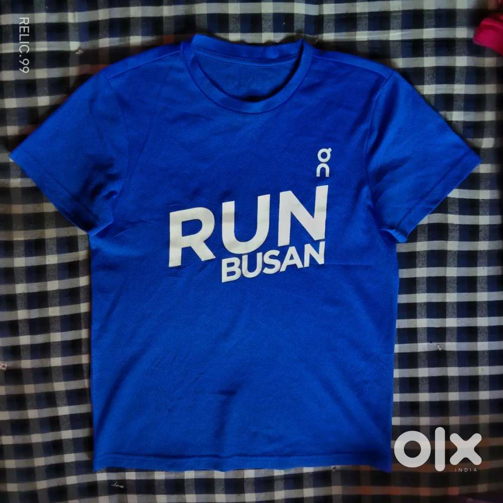 ON Running tee breathable fabric..