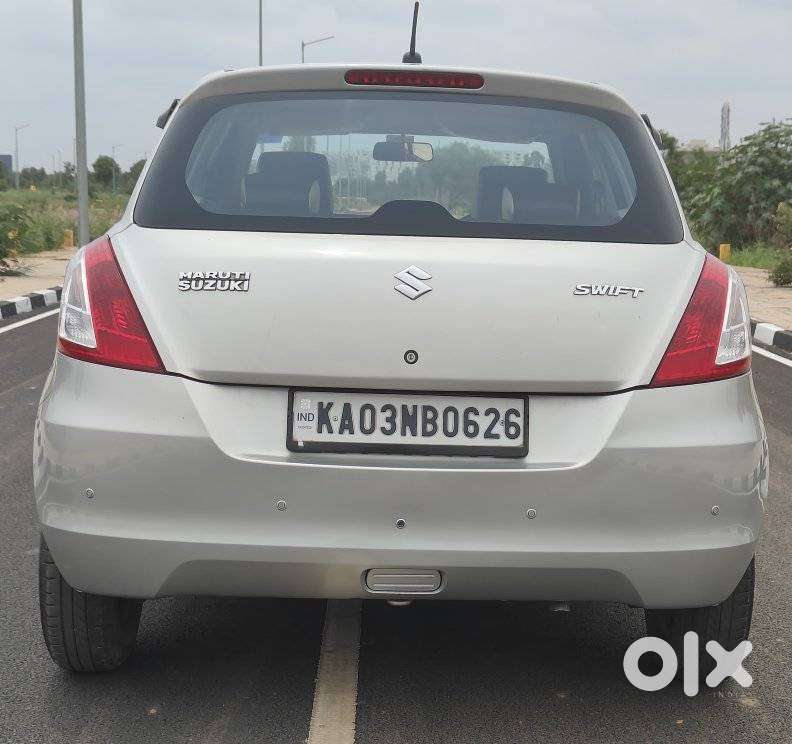 Maruti Suzuki Swift Lxi, 2017